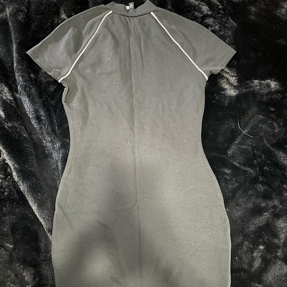 H&M half-zip dress - size 6 - Picture 5 of 5